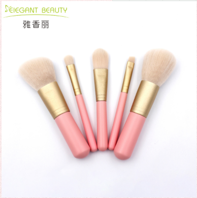 欧美蜜桃视频在线在不同场合的应用：打造多变妆容