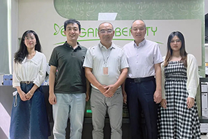 共建美好社会丨慈善与发展同行，爱心与责任并肩，鹏湾公益走访理事企业深圳市蜜桃在线视频精品集团